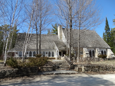 The main lodge and visitor center at The Clearing.
