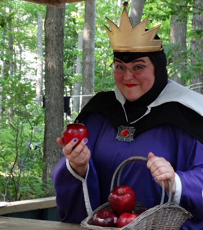 I wouldn't buy any apples from this woman no matter how enticing they looked!