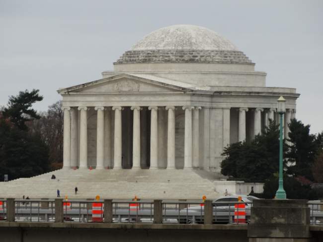 We got a distant view of the Jefferson Memorial, but maybe we'll see it another day.