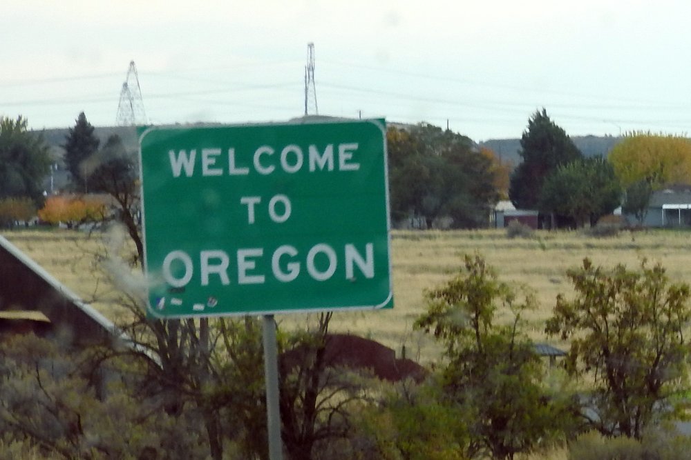 Oregon's welcome sign was kind of disappointing in comparison with other state signs we've seen.