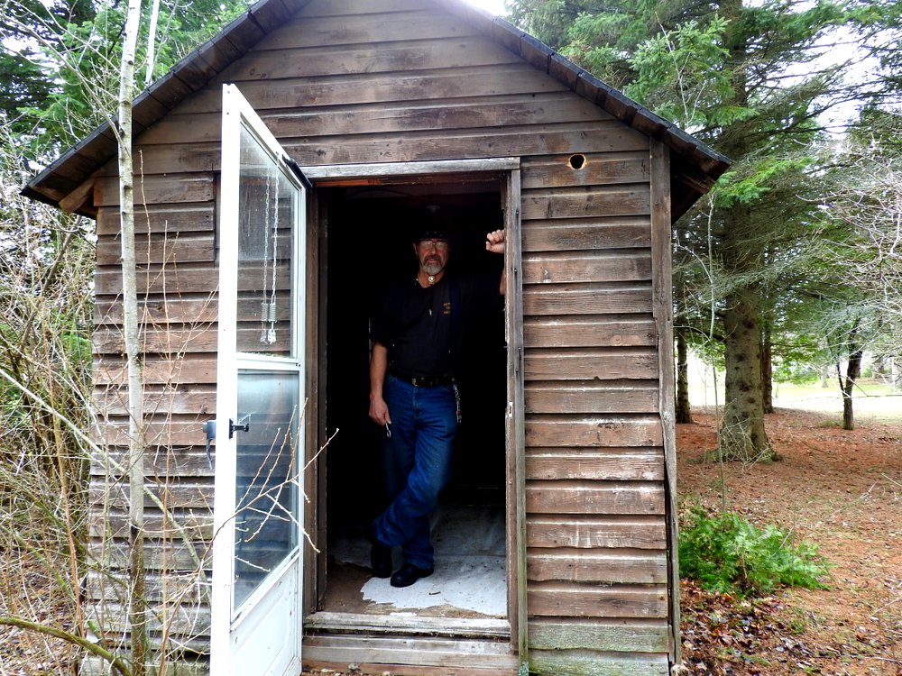 This is the "Picker's Hut" in our back yard. Mark plans to use it for doing his leatherwork. First he needs to patch up the holes where critters have gotten in.
